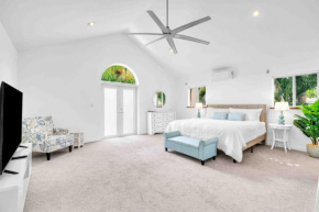 Center Grove - Lush & Spacious & New - 3 Bedrooms